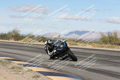 media/Nov-16-2025-Race Pace (Sun) [[8c5fa54630]]/Non Verified Riders (1st 20 Minutes)/3-Turn 3 Inside (11am)/